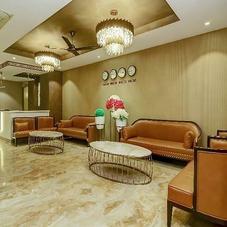 Hotel Capital O 28086 Sindhura Grand Hyderabad Exterior foto