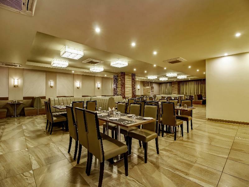 Hotel Capital O 28086 Sindhura Grand Hyderabad Exterior foto