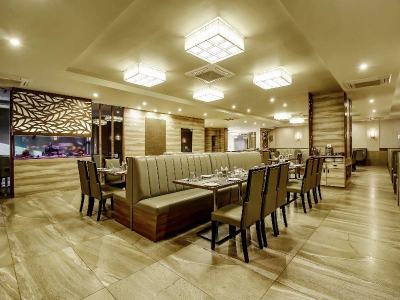 Hotel Capital O 28086 Sindhura Grand Hyderabad Exterior foto