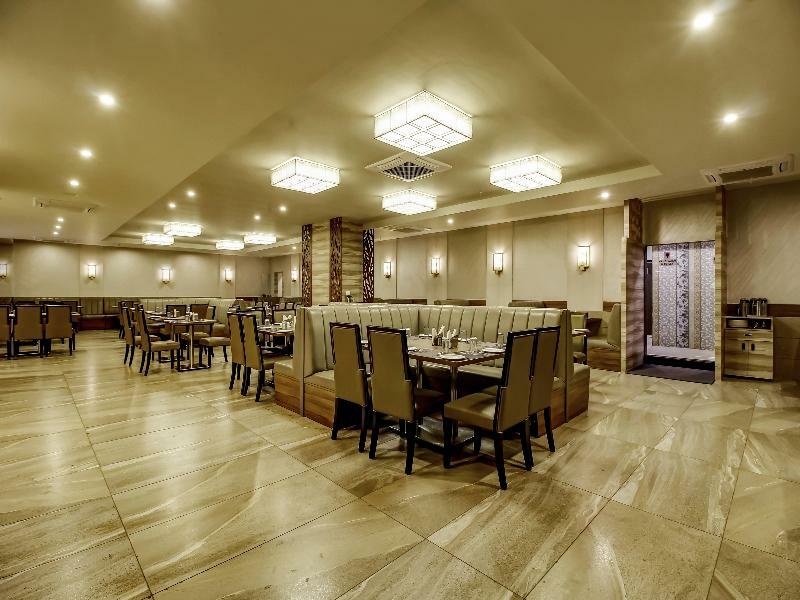 Hotel Capital O 28086 Sindhura Grand Hyderabad Exterior foto
