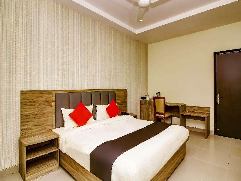 Hotel Capital O 28086 Sindhura Grand Hyderabad Exterior foto