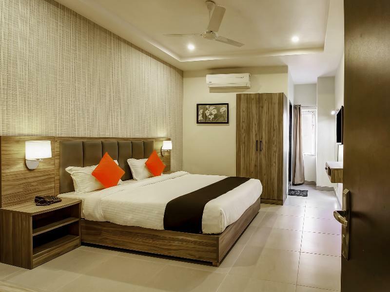 Hotel Capital O 28086 Sindhura Grand Hyderabad Exterior foto