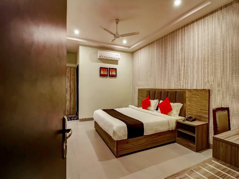 Hotel Capital O 28086 Sindhura Grand Hyderabad Exterior foto